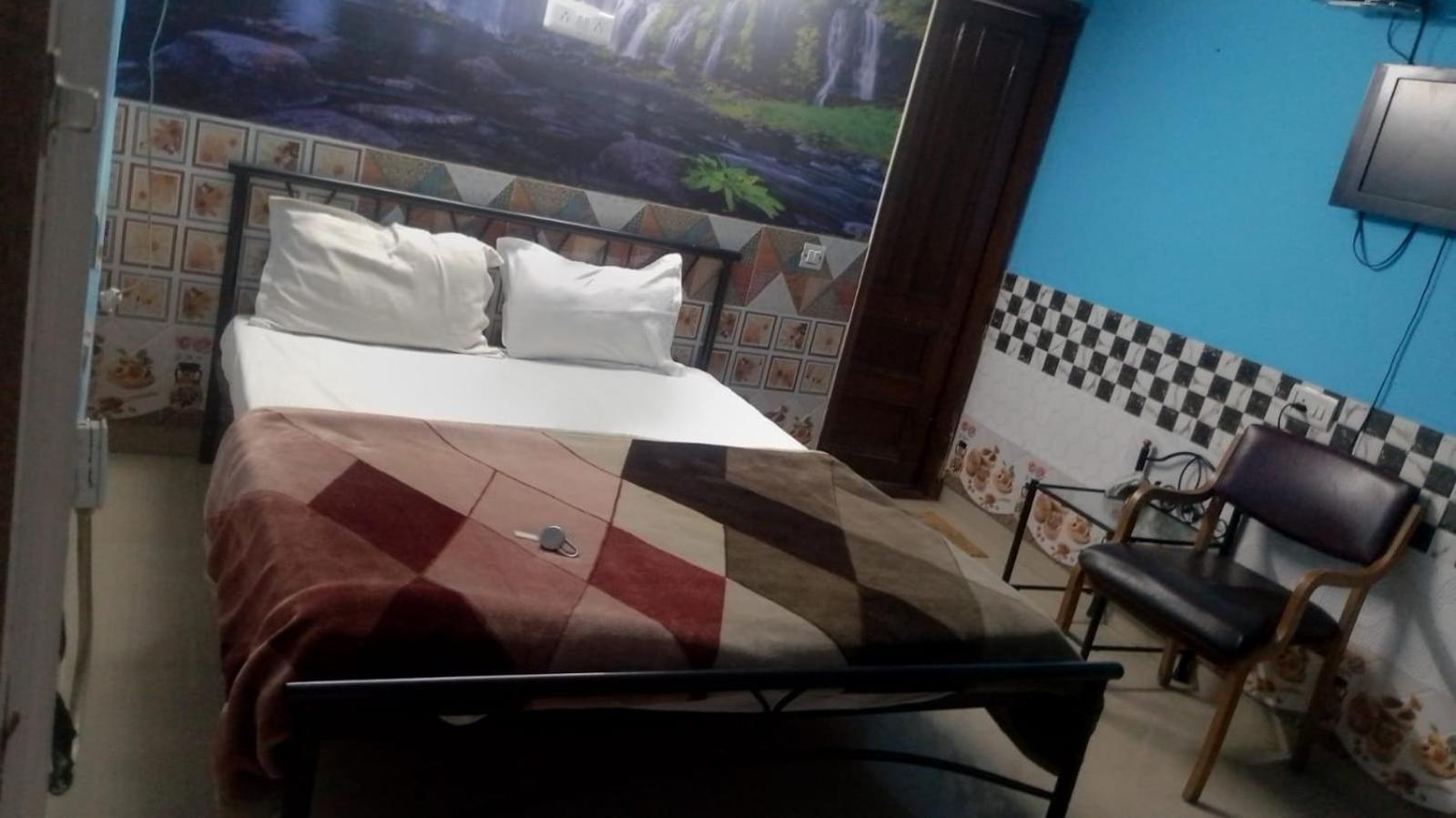 Hotel New Apple Rose Chandigarh Near Railway Station Dariya Uco Bank Ke Pass Oda fotoğraf