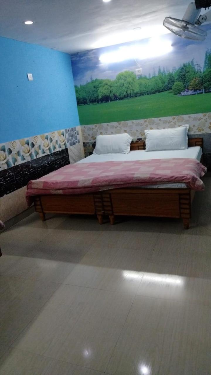 Hotel New Apple Rose Chandigarh Near Railway Station Dariya Uco Bank Ke Pass Oda fotoğraf